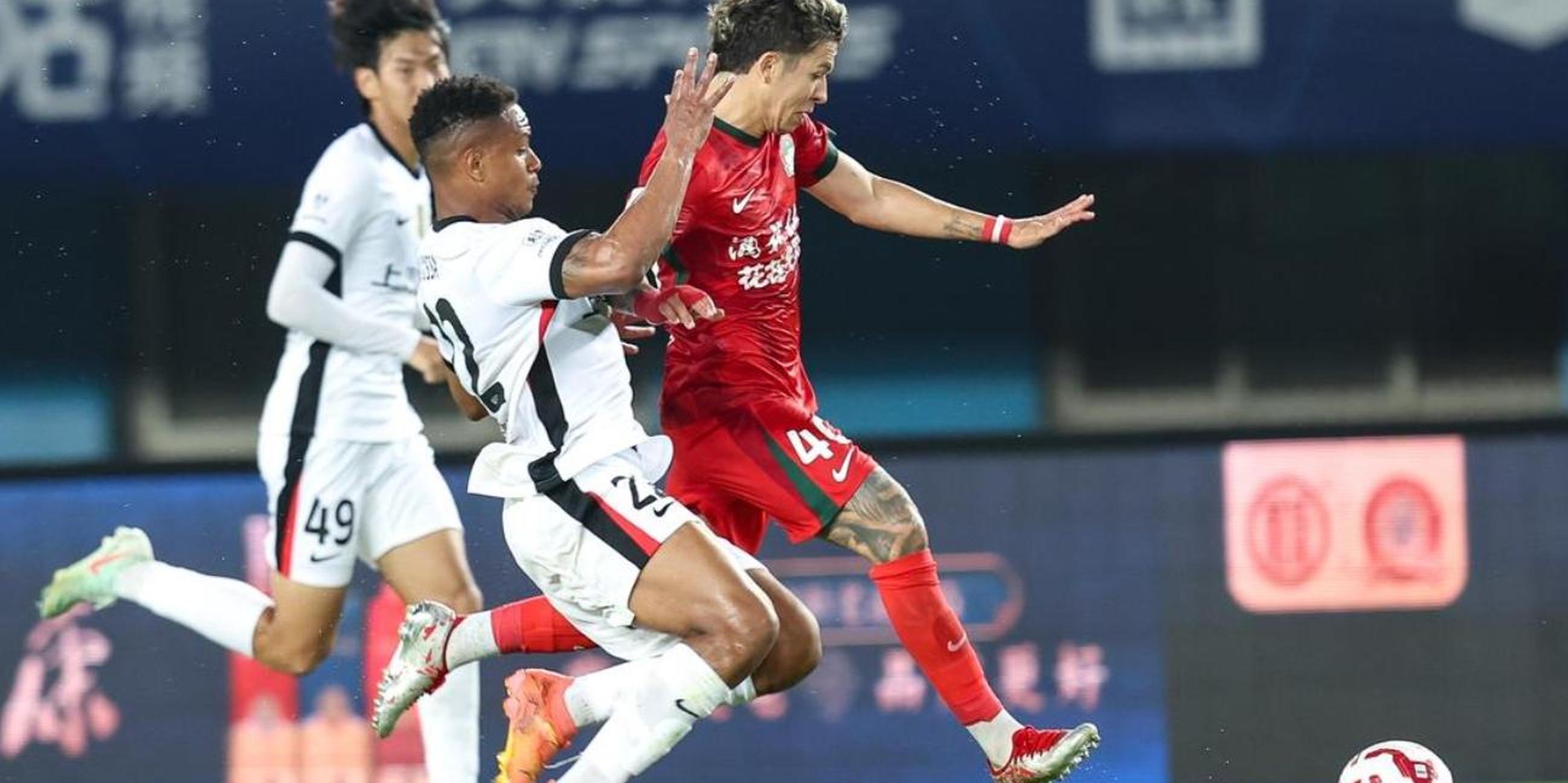 足总杯赛后再迎强敌，上海海港临场应变，主帅态度：质疑声仍在，年轻球员得到机会的简单介绍