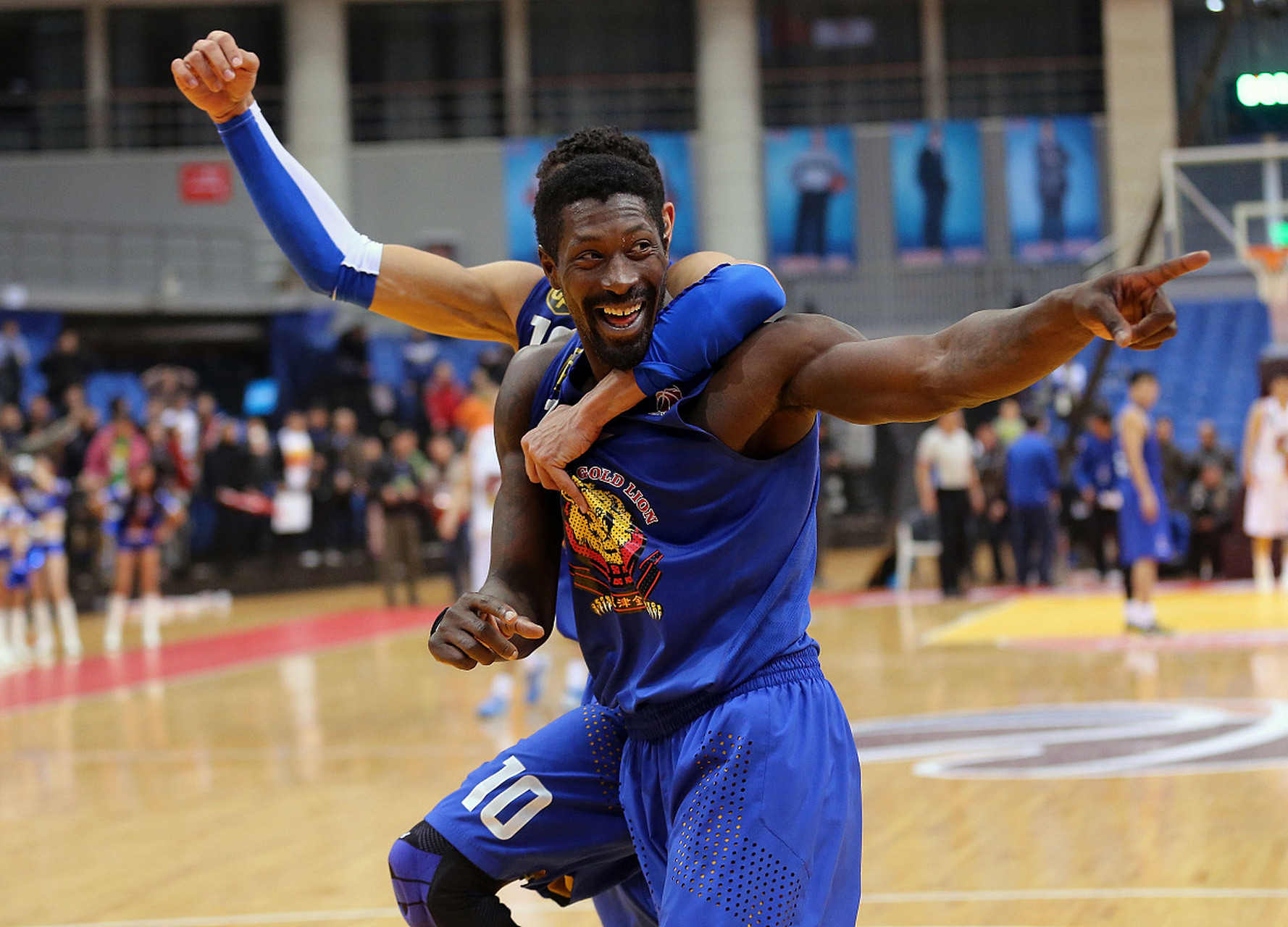 赛前体能课后，巴塞罗那复出首秀备战NBA总决赛，态度坚定，更衣室氛围转暖的简单介绍