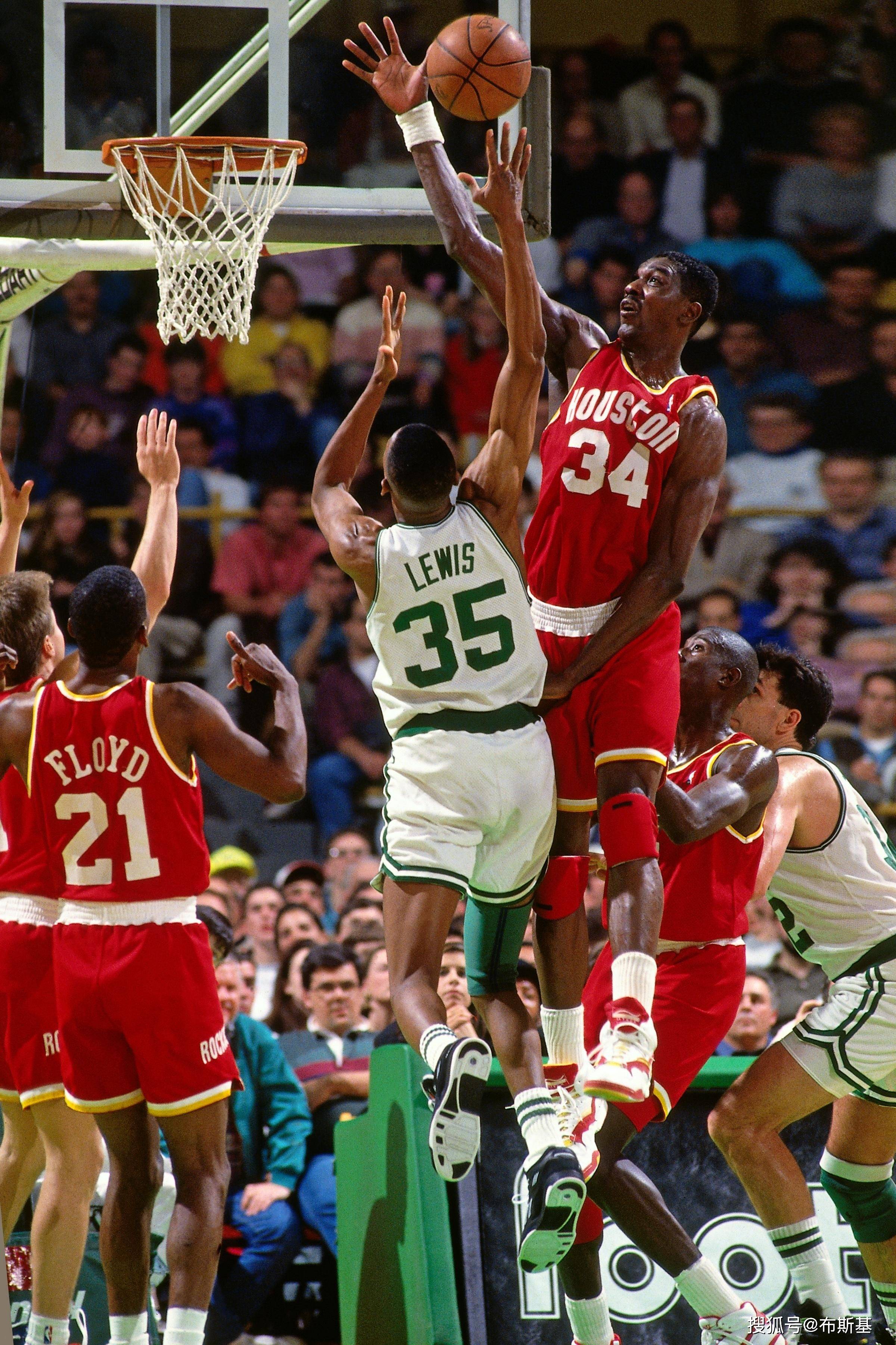 关于转折点!芝加哥公牛主帅复盘,CBA常规赛加时末段攻防权衡,悬念犹存,训练强度明显提升的信息 关于转折点!芝加哥公牛主帅复盘,CBA常规赛加时末段攻防权衡,悬念犹存,训练强度明显提升的信息